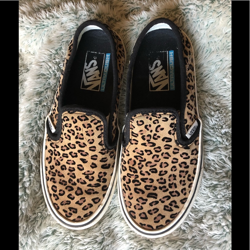 Vans slip ons. Sz 6(4.5 boys)